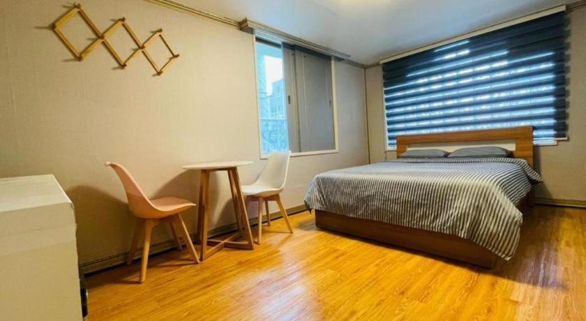 Emerald Ace Hotel Чеджудо Экстерьер фото