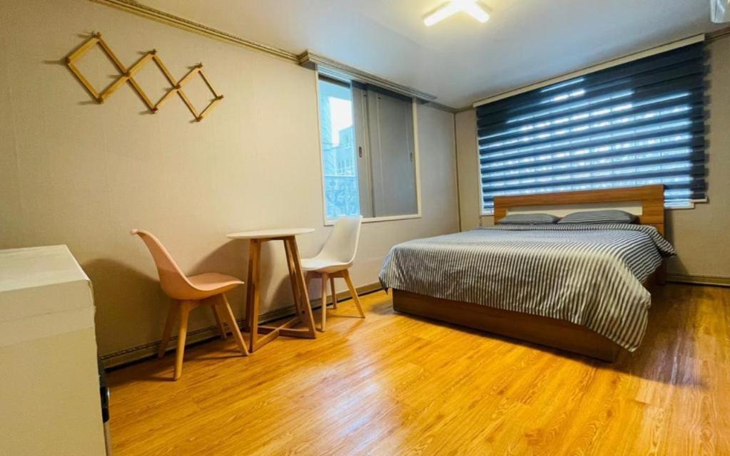 Emerald Ace Hotel Чеджудо Экстерьер фото