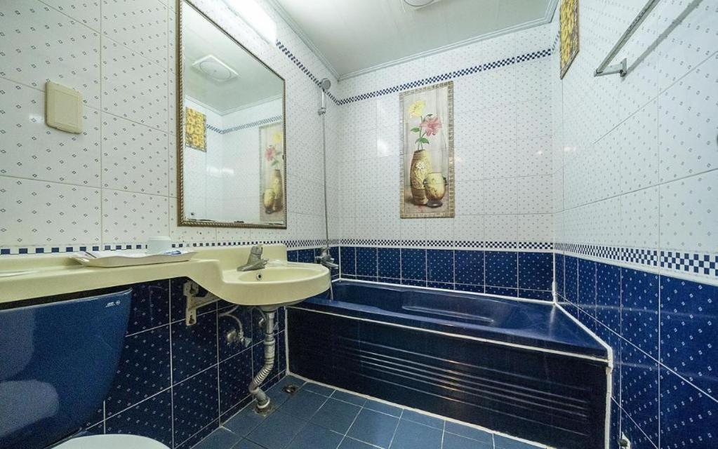 Emerald Ace Hotel Чеджудо Экстерьер фото